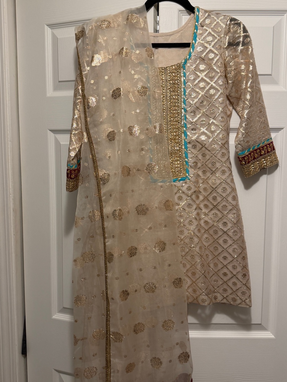 white kurta and dupatta set